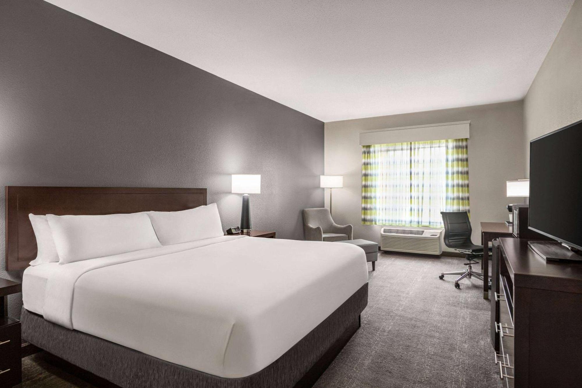 Wingate By Wyndham Savannah I-95 North Hotel