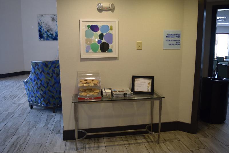 Wingate By Wyndham Savannah I-95 North Hotel 3*